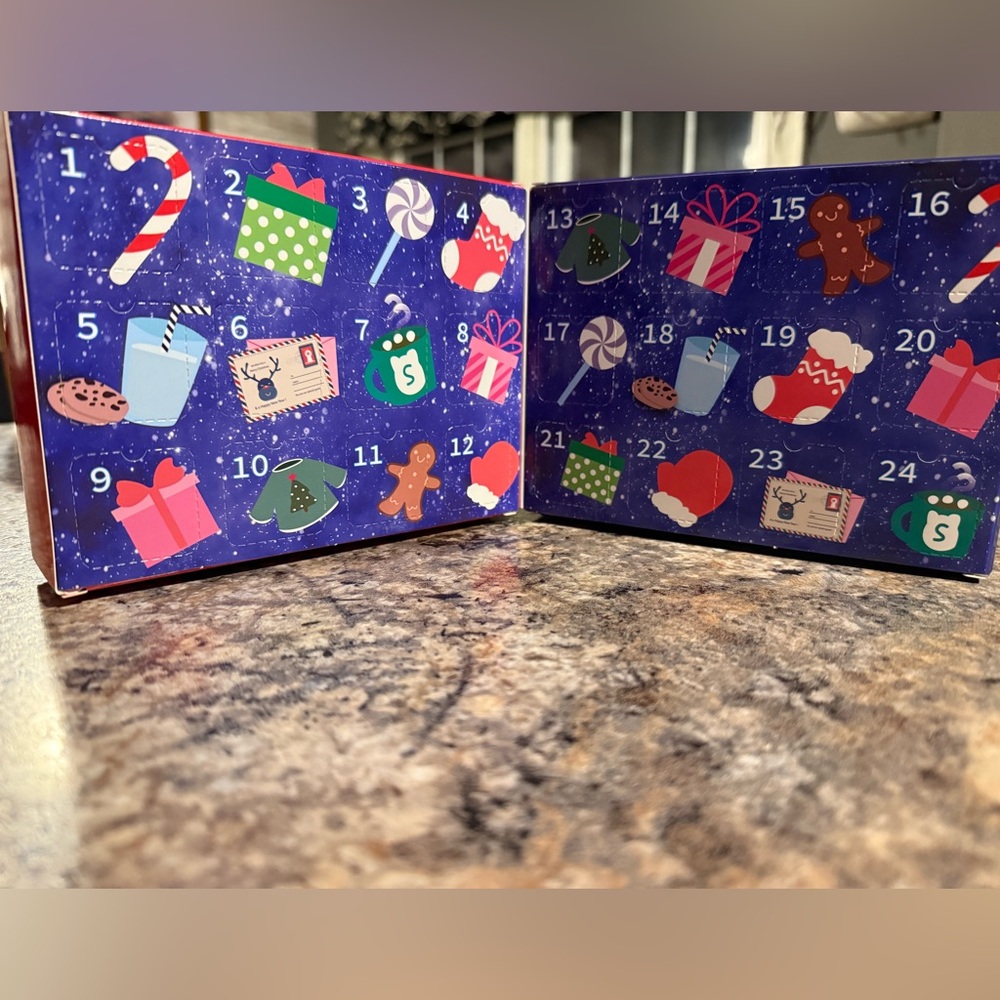 Squishmellows  Advent Calendar with Holiday Icons